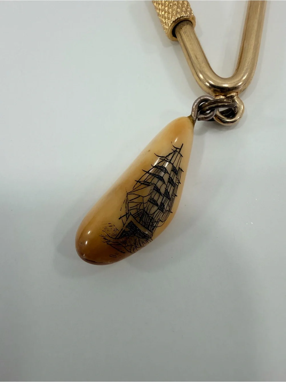 VTG Brass Tone Screw Gate Scrimshaw Keychain Nautical Ship Carved Bone Pendant